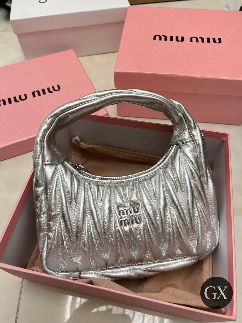 Miu Miu Matelassé Zipped silver – original setting