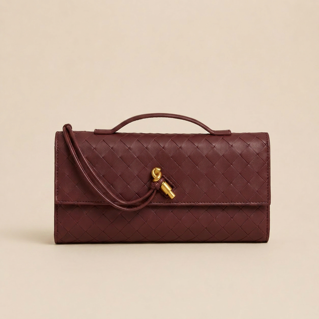 Bottega Veneta Andiamo Clutch Burgundy — front