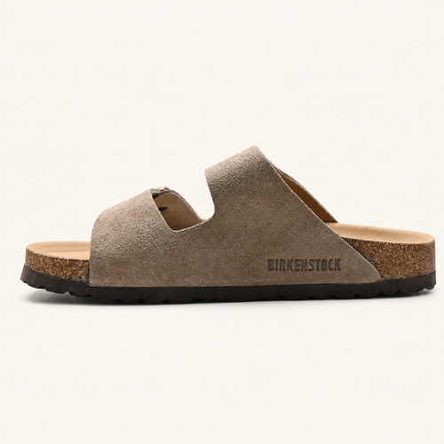 Birkenstock Arizona Suede לנשים בצבע טאופ – צד אחורי