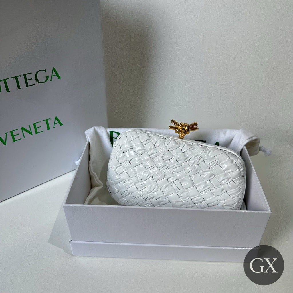 Bottega Knot Clutch לבן - חזית