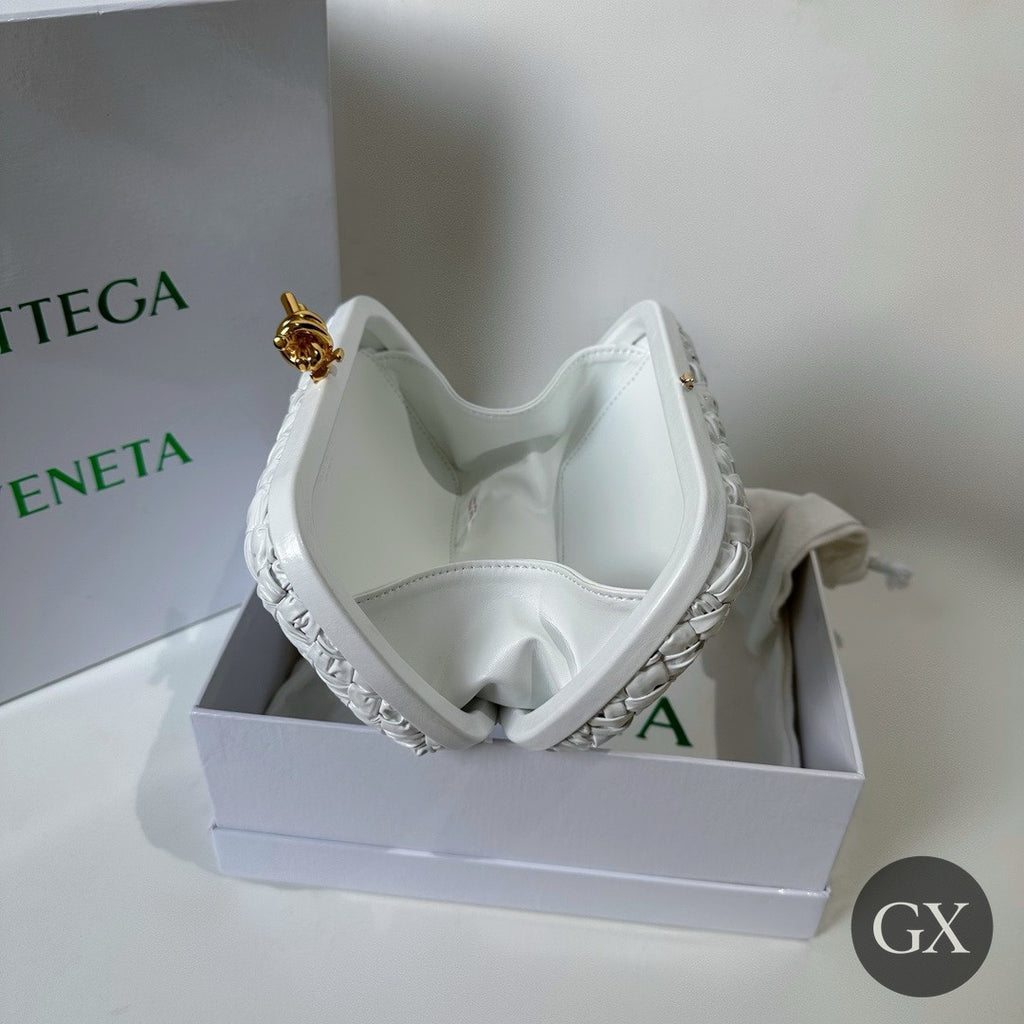 Bottega Knot Clutch לבן - פנים
