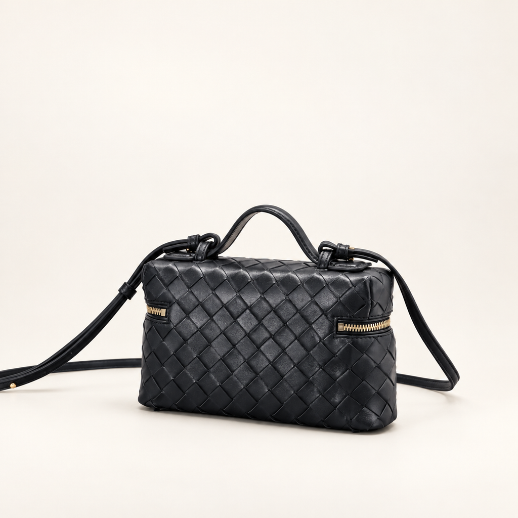 Bottega Veneta Bang Bang Vanity Case Black – back studio