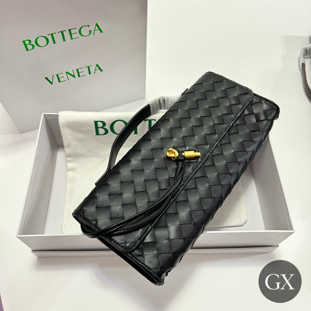 Bottega Veneta Intrecciato Clutch - Black
