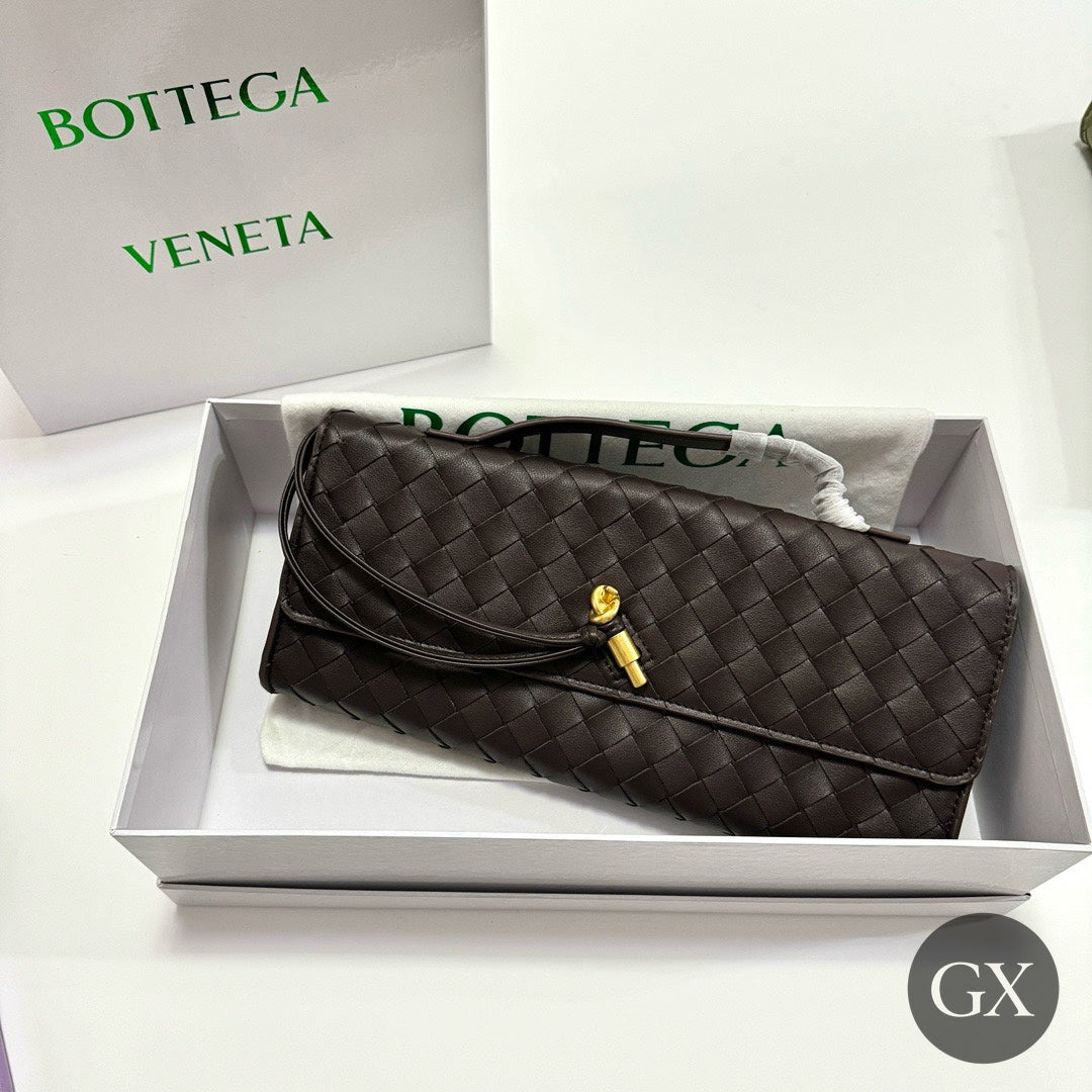 Bottega Veneta Intrecciato Clutch - Brown