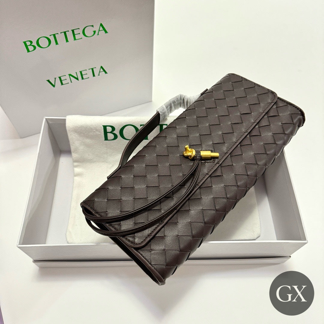 Bottega Veneta Intrecciato Clutch - Brown