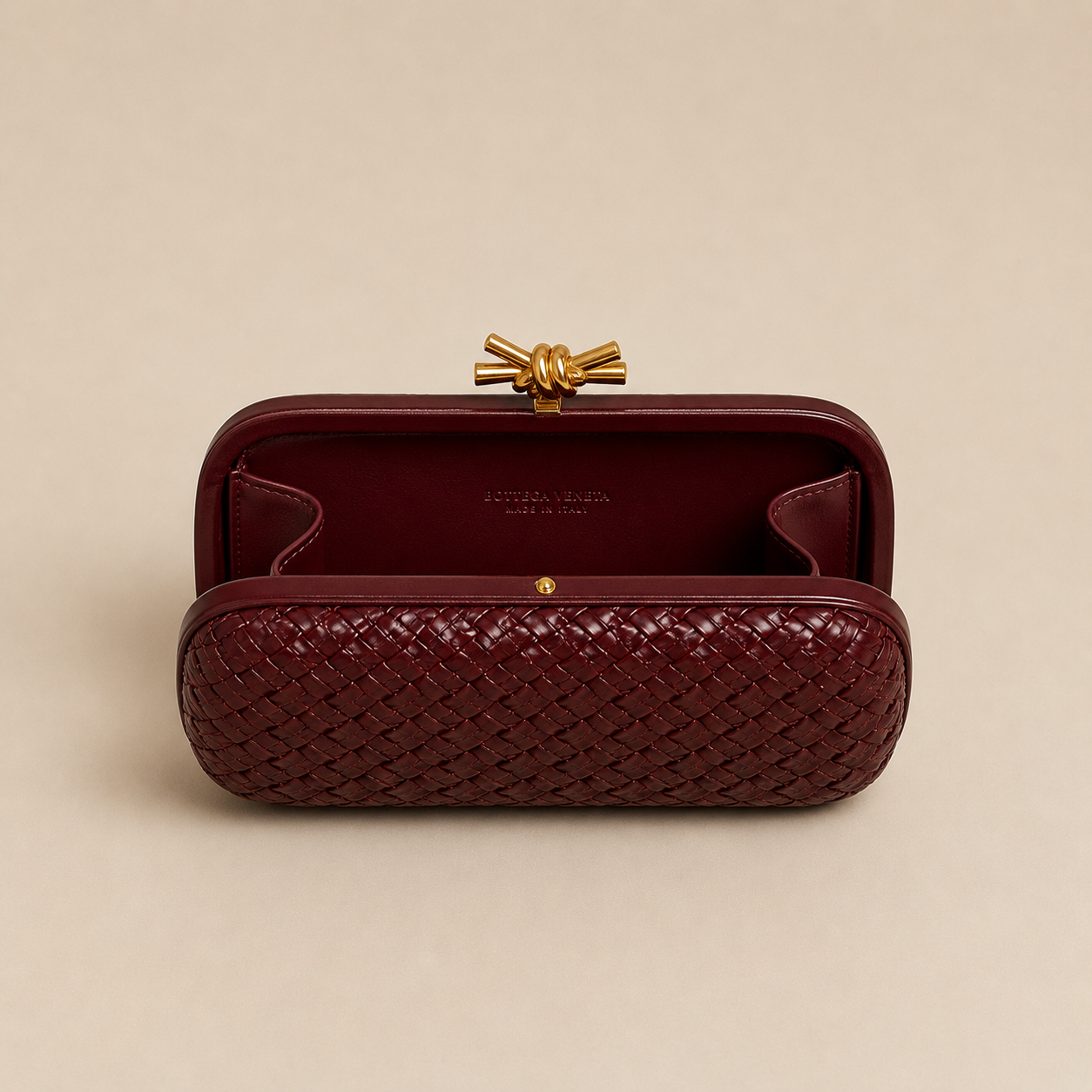 Bottega Veneta Knot Clutch - interior
