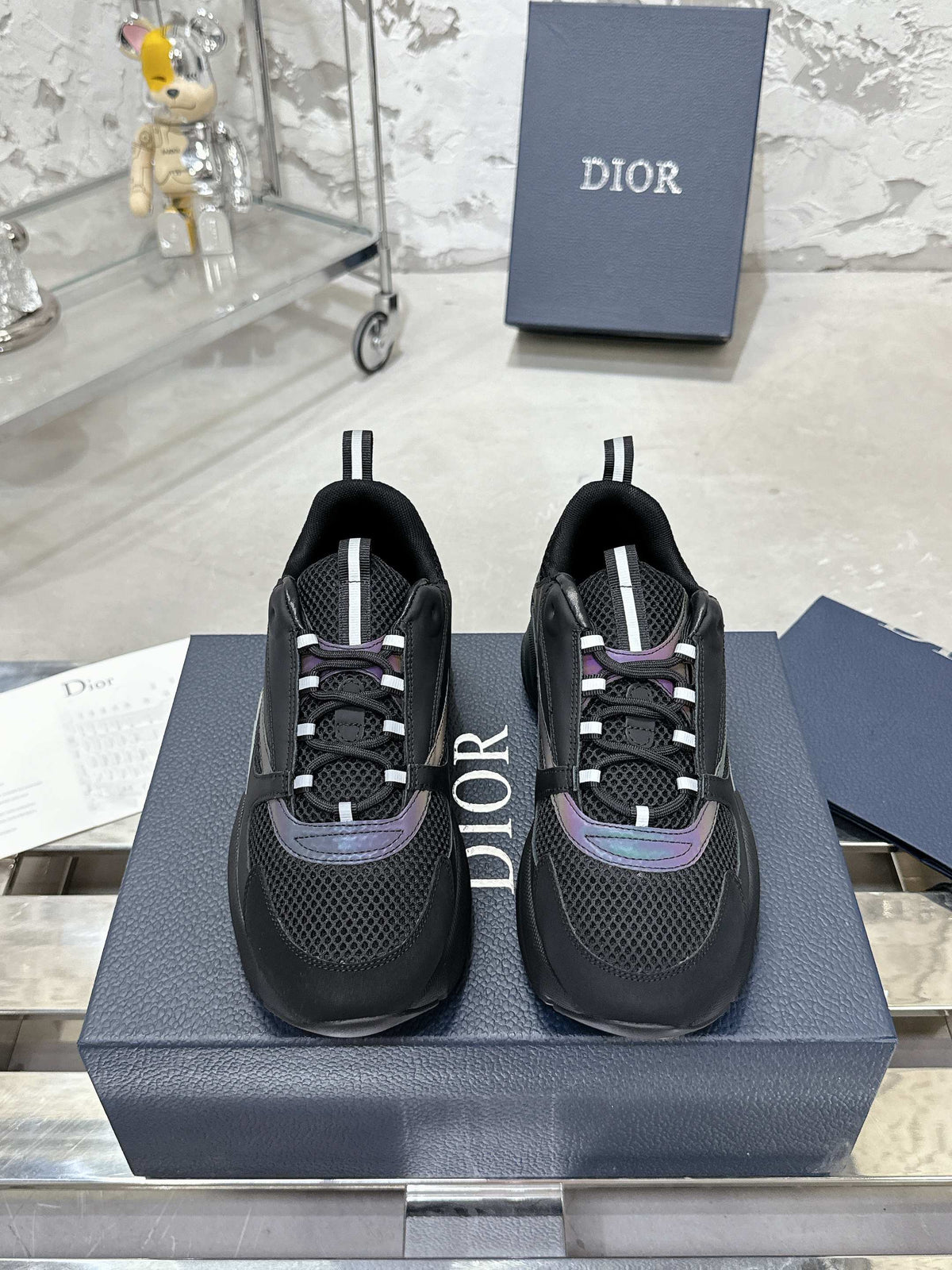 B22 Sneaker – All Black Iridescent