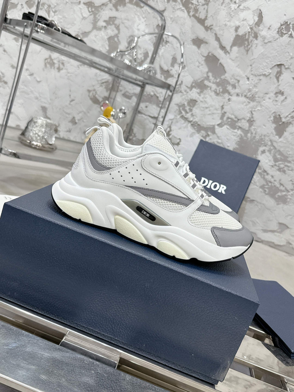 B22 Sneaker – White & Grey