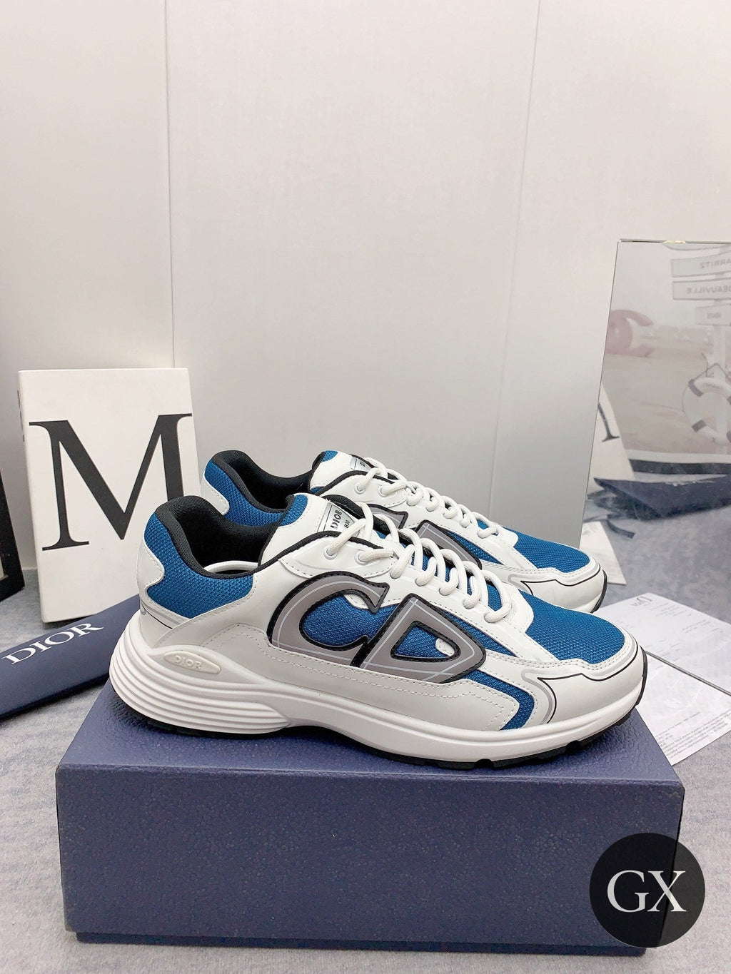 Dior B30 White Blue – צילום אמיתי עם לוגו GX