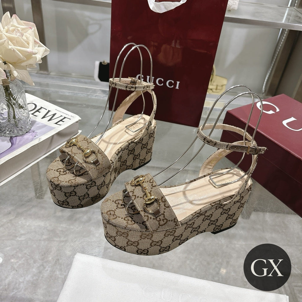 Gucci Women's Wedge Sandal with Horsebit beige dark brown GG canvas – original setting with GX logo
