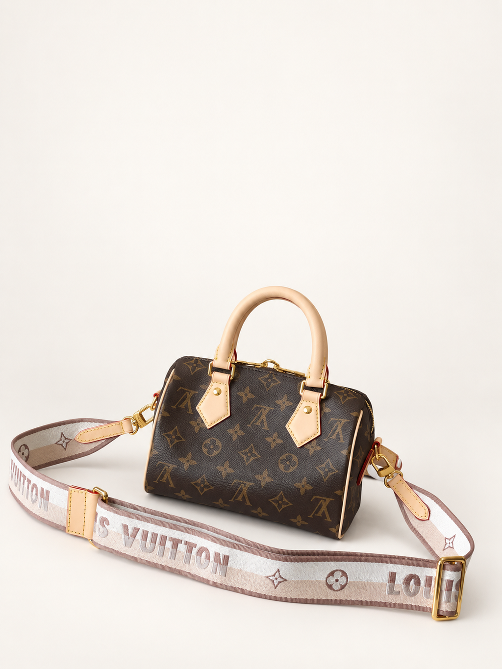 תיק Louis Vuitton Speedy Bandoulière 20 Monogram – מבט קדמי עם רצועה