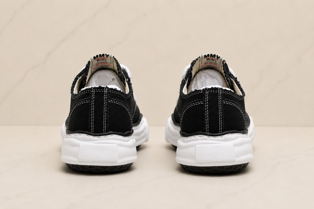 Mihara Blakey black back