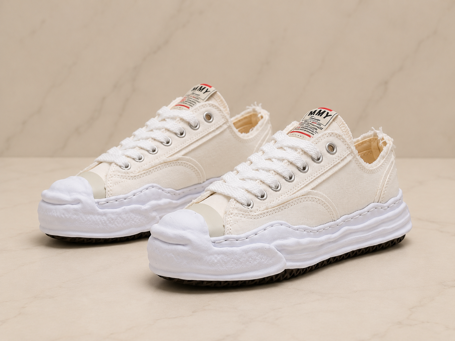 Mihara Blakey White - pair 3/4
