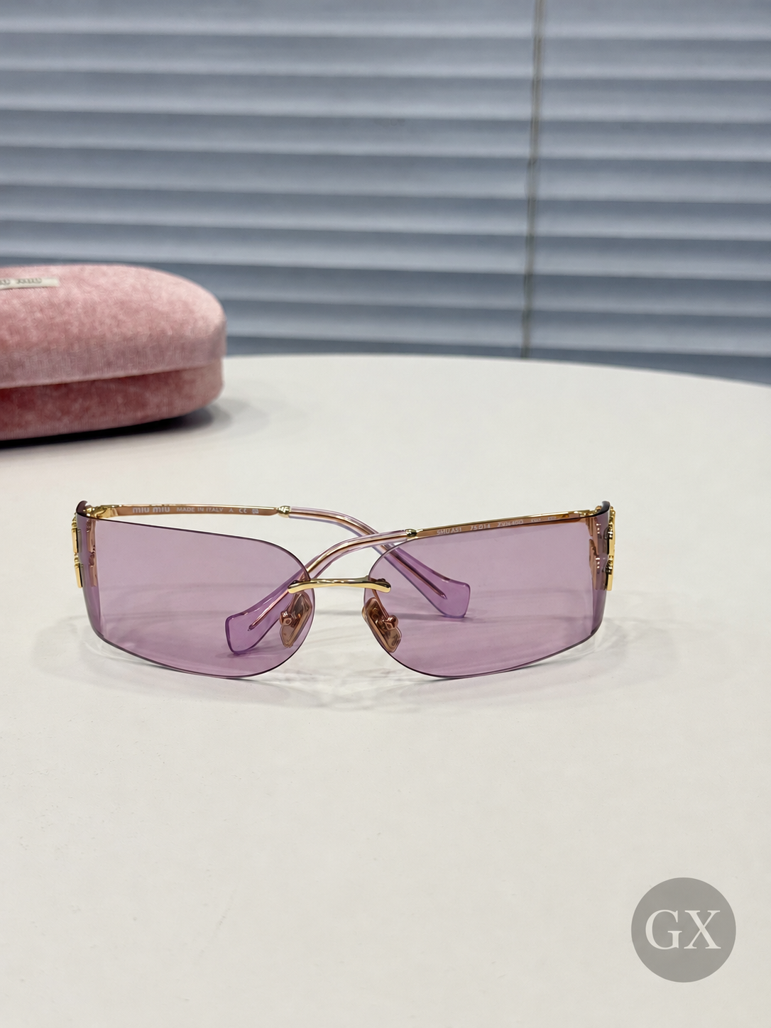 משקפי שמש Miu Miu Aube SMUA51 בצבע ורוד־לילך – צילום 4
