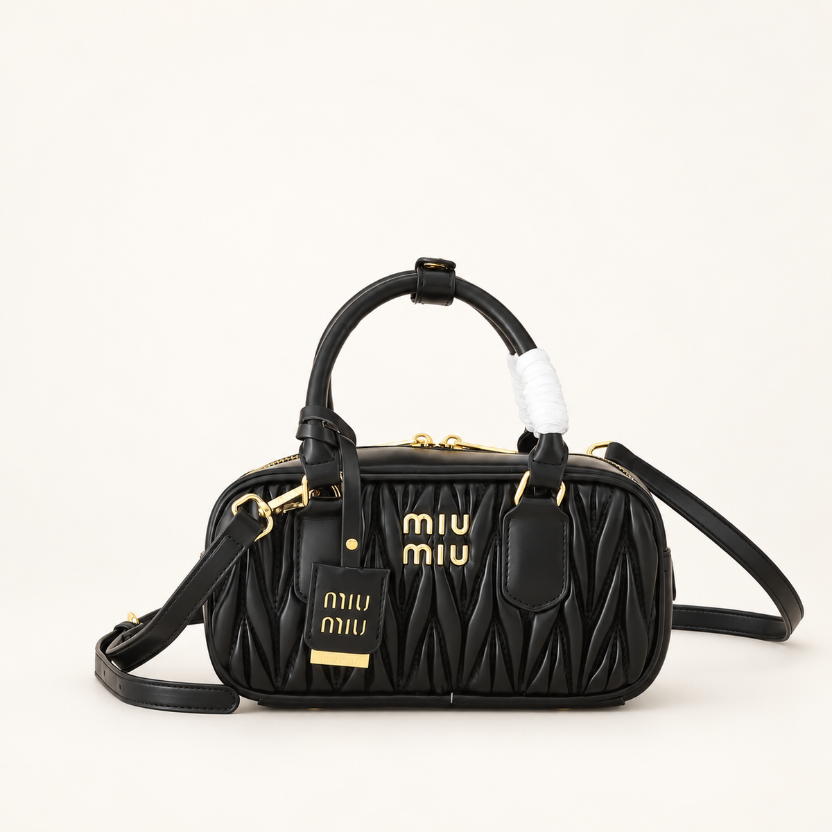 תיק Miu Miu Matelassé Zipped שחור – מבט קדמי