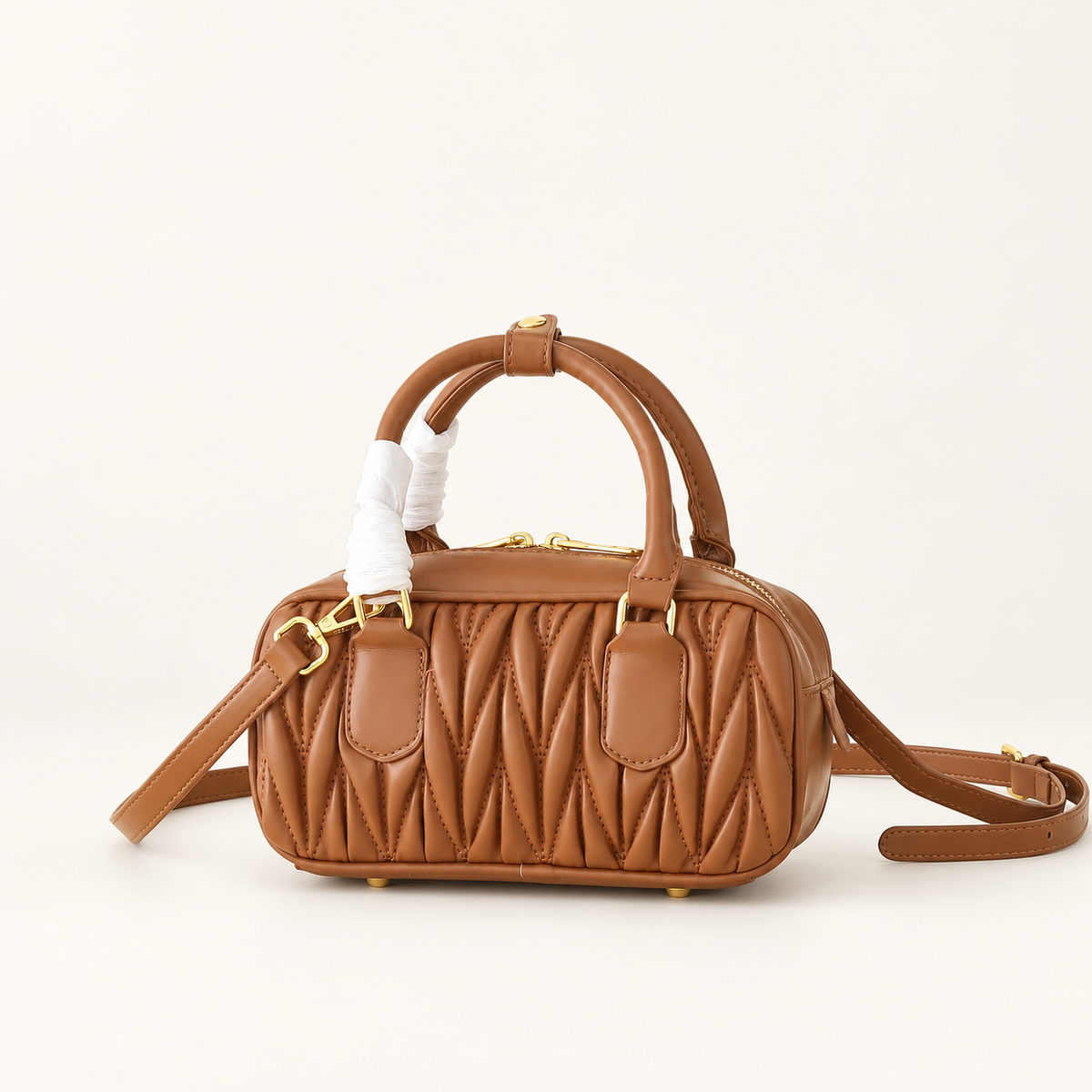 תיק Miu Miu Matelassé Zipped חום – מבט אחורי