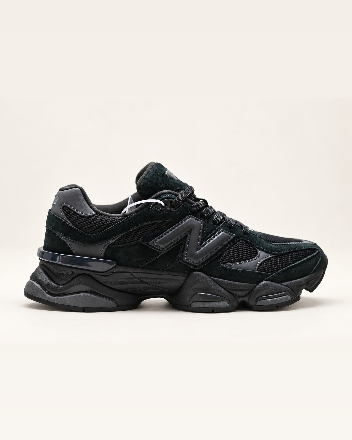 New Balance 9060 Triple Black - תמונה 1