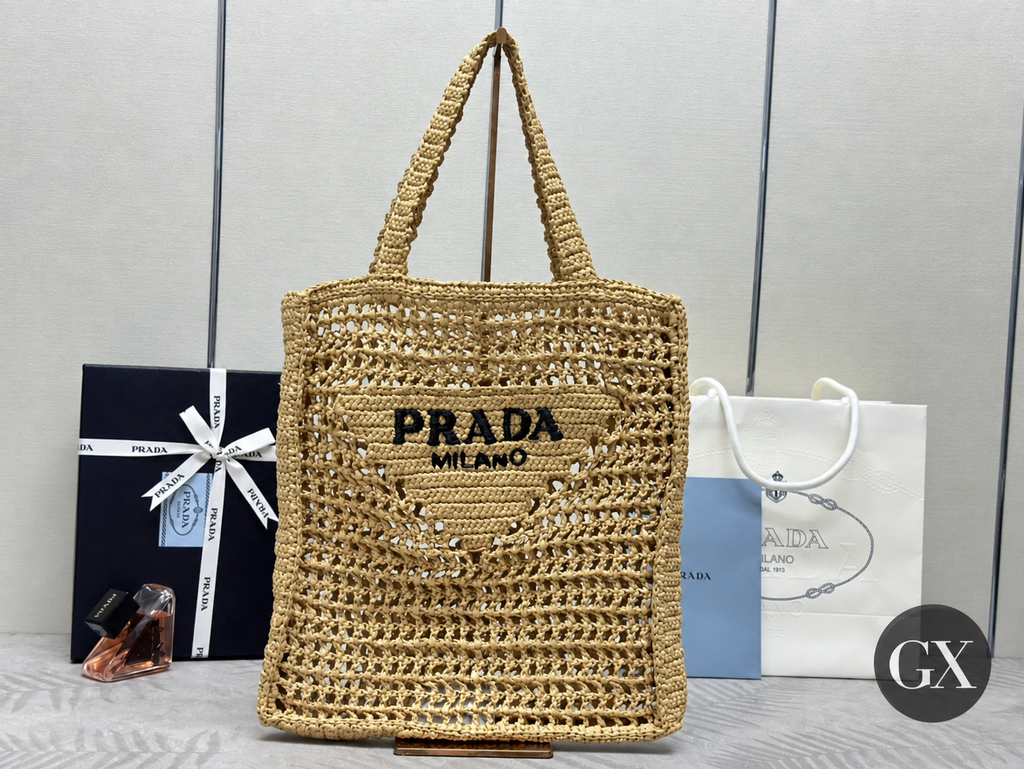 Prada Logo Embroidered raffia tote natural – detail