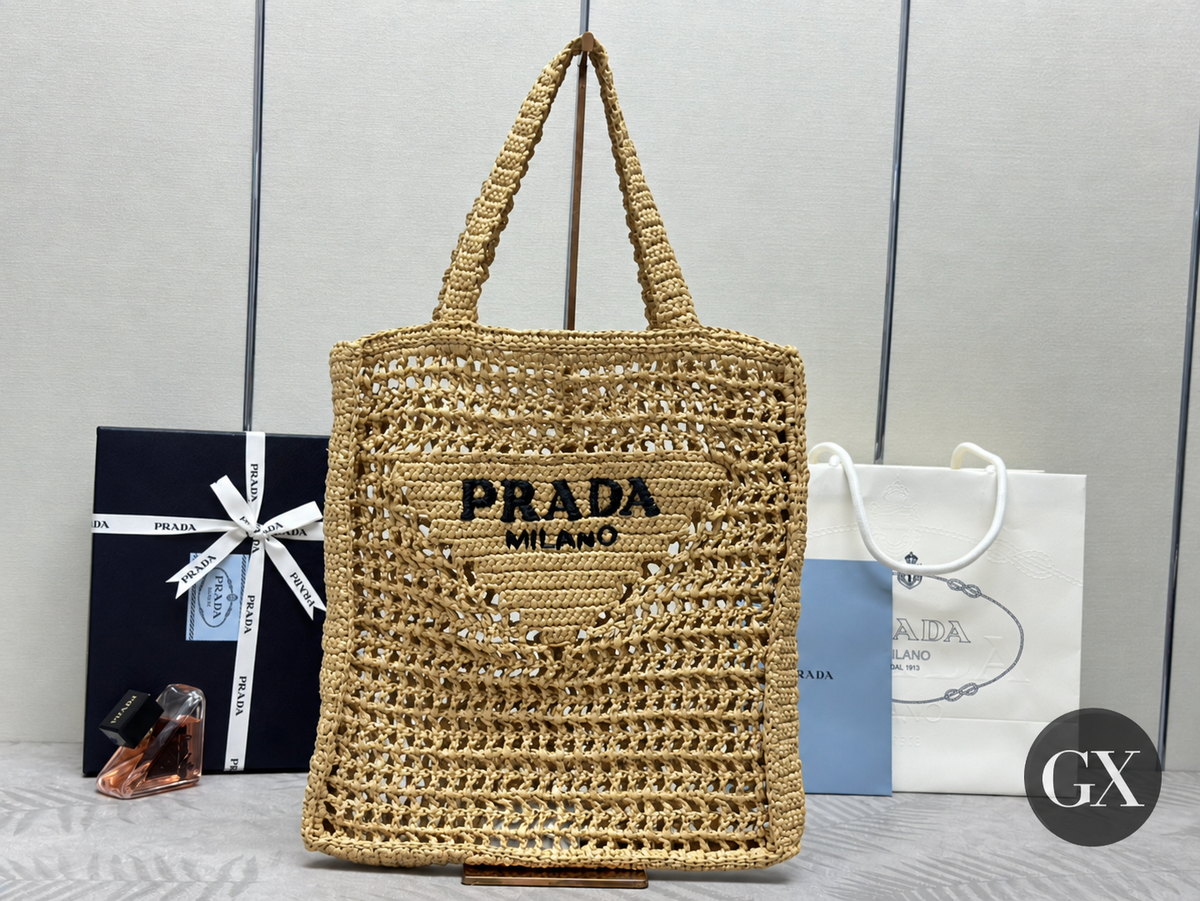 Prada Logo Embroidered raffia tote natural – detail