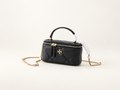 תיק Tory Burch Kira שחור – חזית על רקע סטודיו