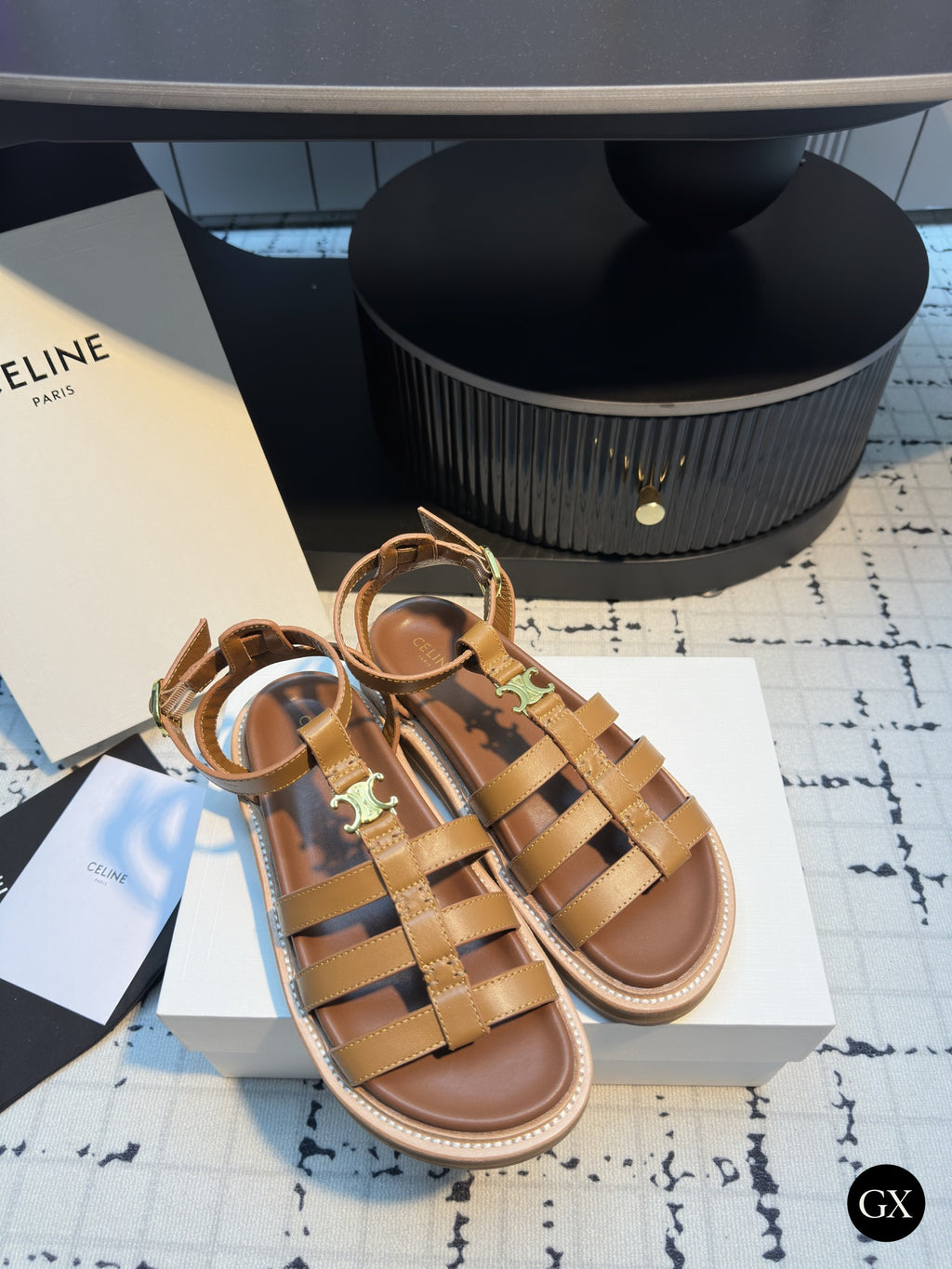 Celine Triomphe Cage Sandal – קאמל – תמונה מקורית Gallery X