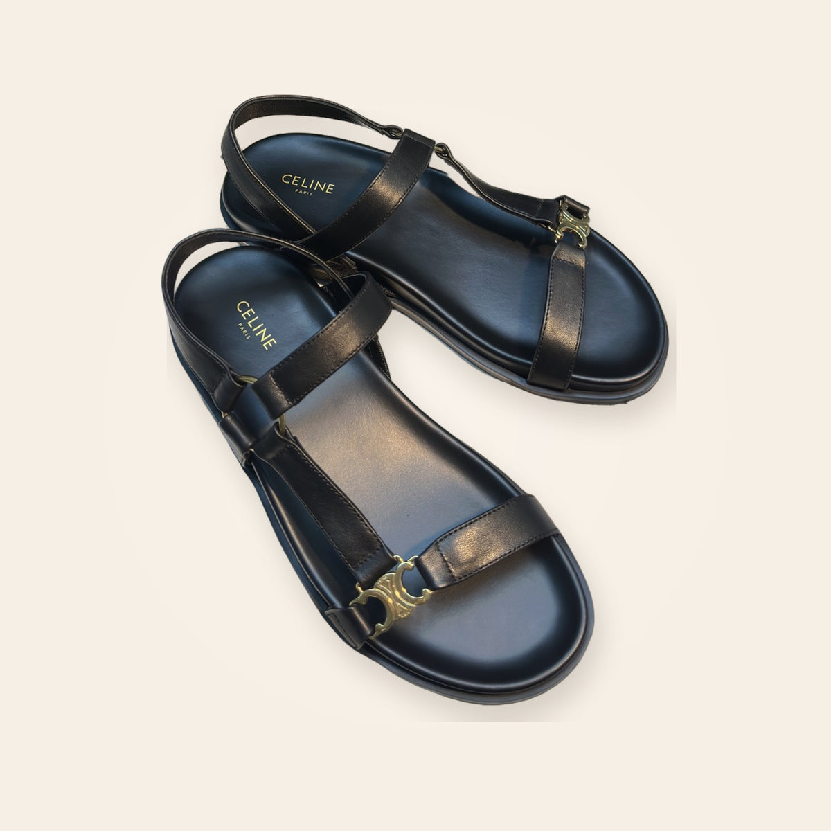 Celine Triomphe Minimal T-Strap Sandal – שחור - תמונה 2