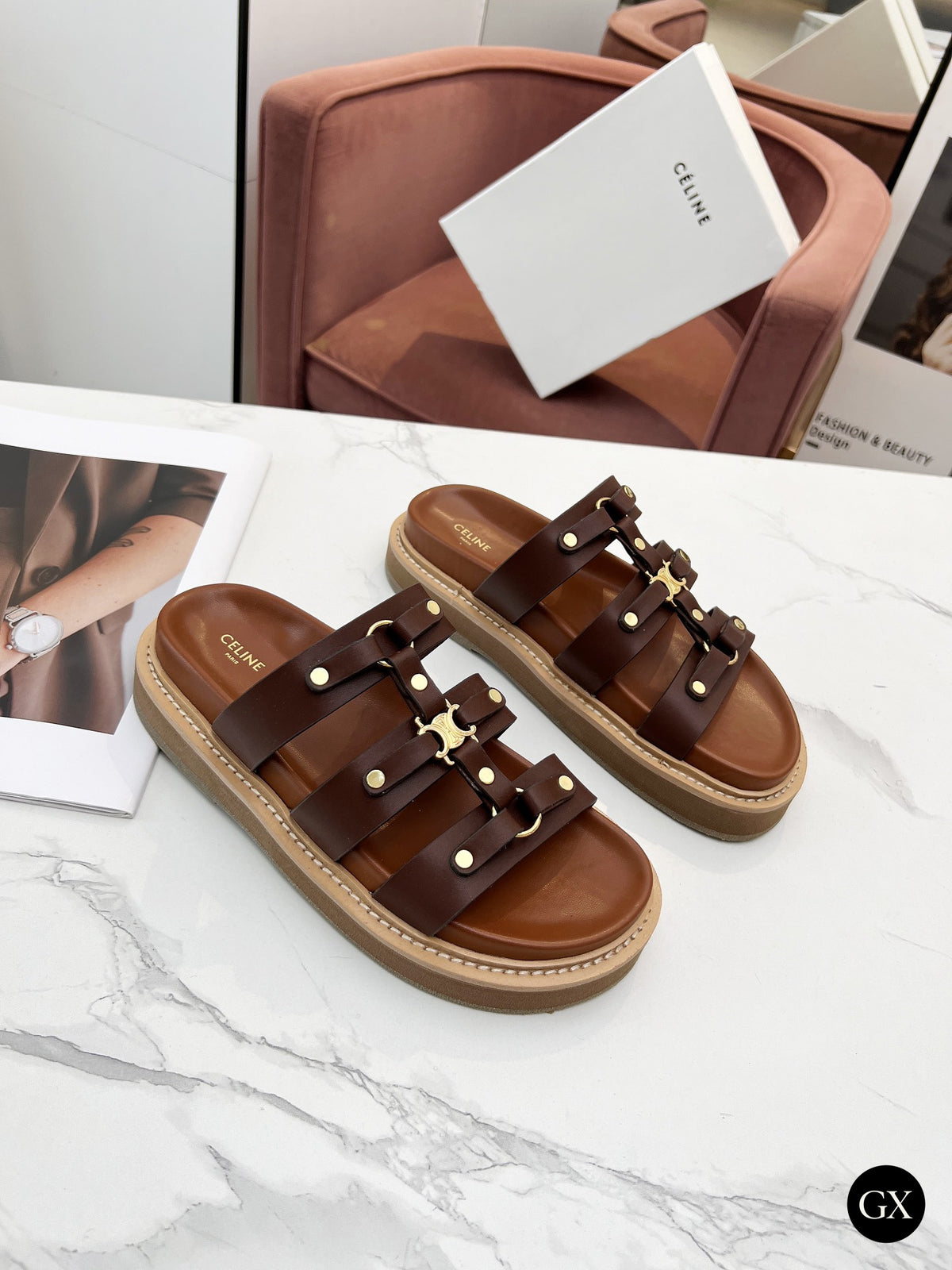 Celine Triomphe Rivet Multi-Strap Slide – חום כהה – תמונה מקורית עם לוגו GX