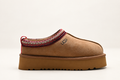 נעלי פלטפורמה UGG בעיטור קלוע, חום קאמל עם רקמה אדומה, תמונה 1