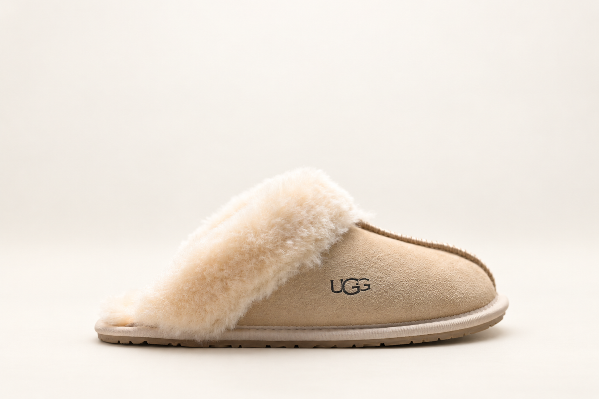 UGG כפכפי נשים חול