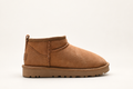 מגפון UGG Mini Ankle Boot בצבע חום ערמוני – מבט צד
